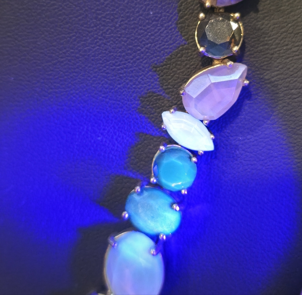 LOFT Glass Glow Necklace 20" - Picture 3 of 5